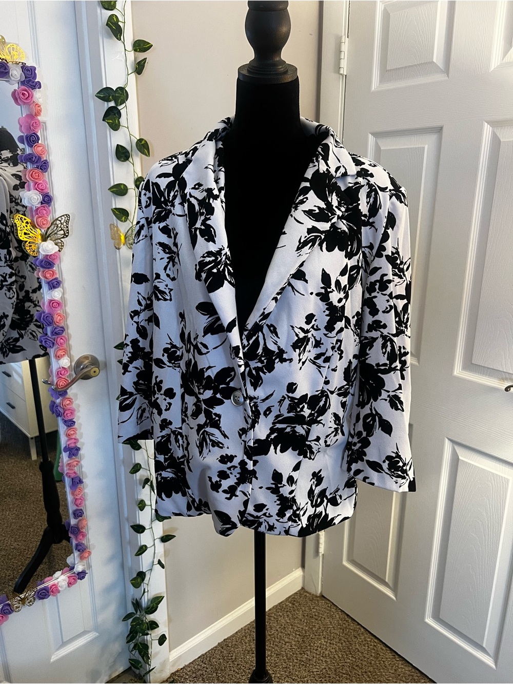 Black & White Floral Blazer Jacket - Women's Tailored Single-Button